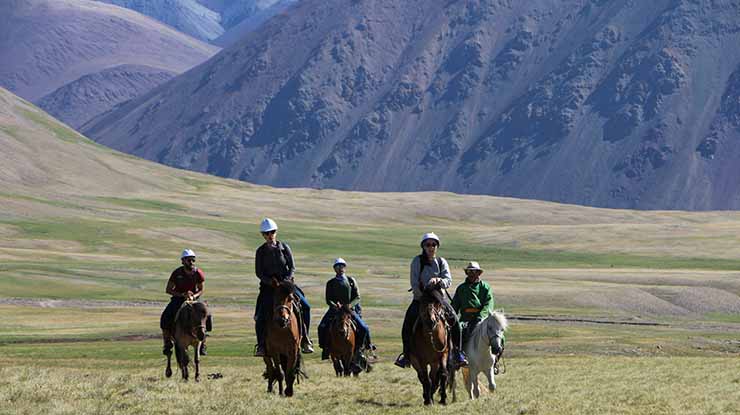 WESTERN MONGOLIA HORSEBACK RIDING TOUR