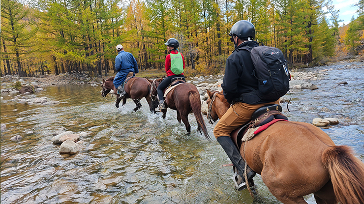 HORSE RIDE TO TSAATAN & TREK TO KHUVSGUL LAKE