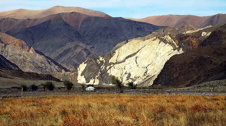 MUNKHKHAIRKHAN TREKKING TOUR