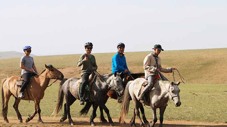 1 DAY GETAWAY TO VAST GRASSLAND (horseback riding, traditional archery)